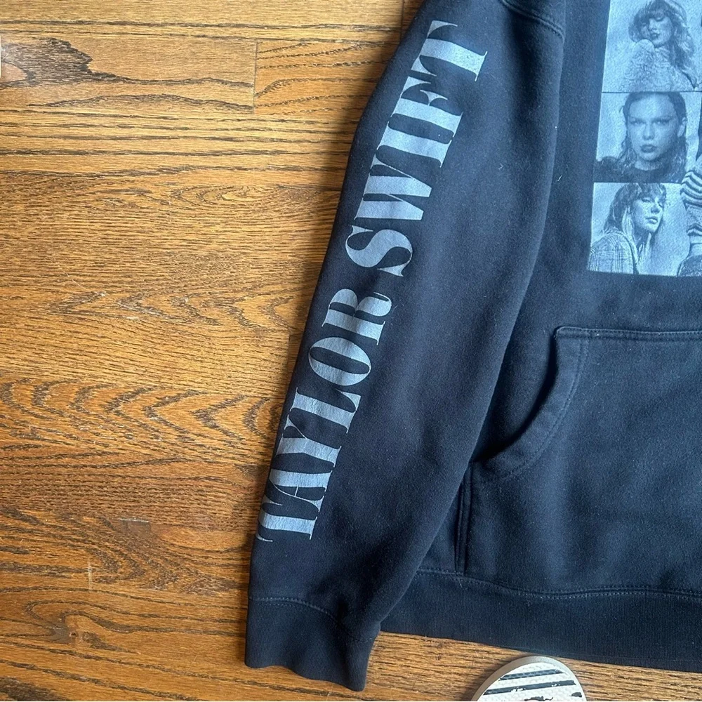 Taylor Swift Black Eras Tour Hoodie M - Picture 4 of 8